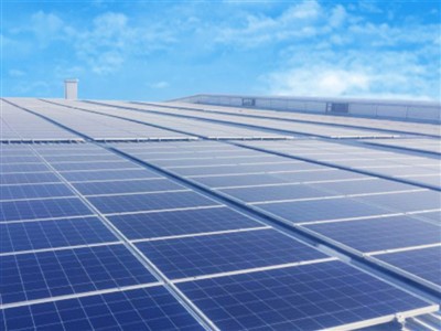 แผงโซลาร์เซลล์บนหลังคา